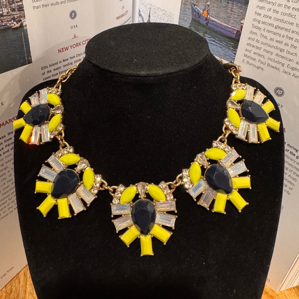 Vintage J.Crew Yellow Opal White Black Lucite Gold tone Statement Necklace 18"